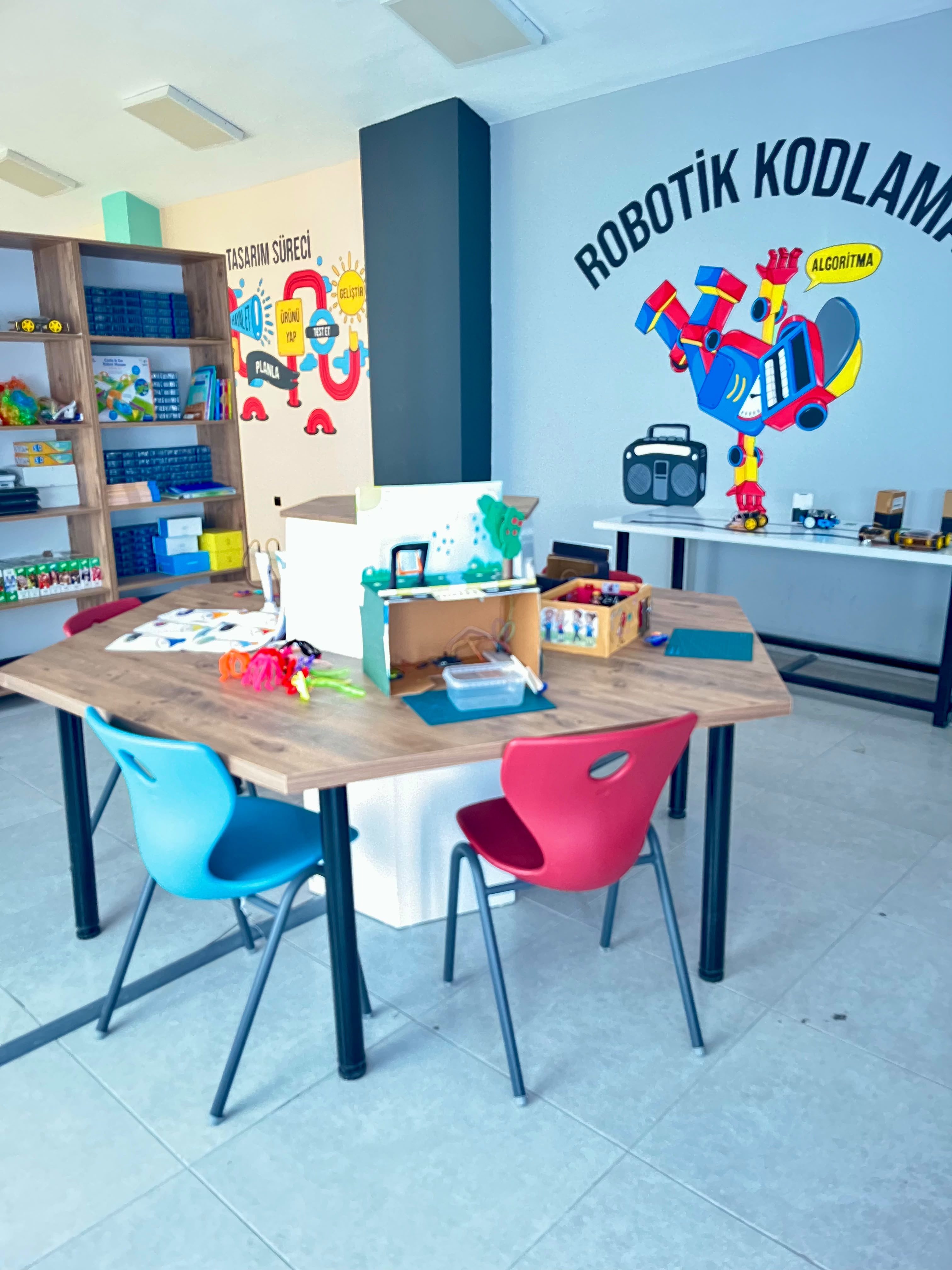 Mutlu Çocuklar Robotik Kodlama ve STEM Öğrenme Alanı