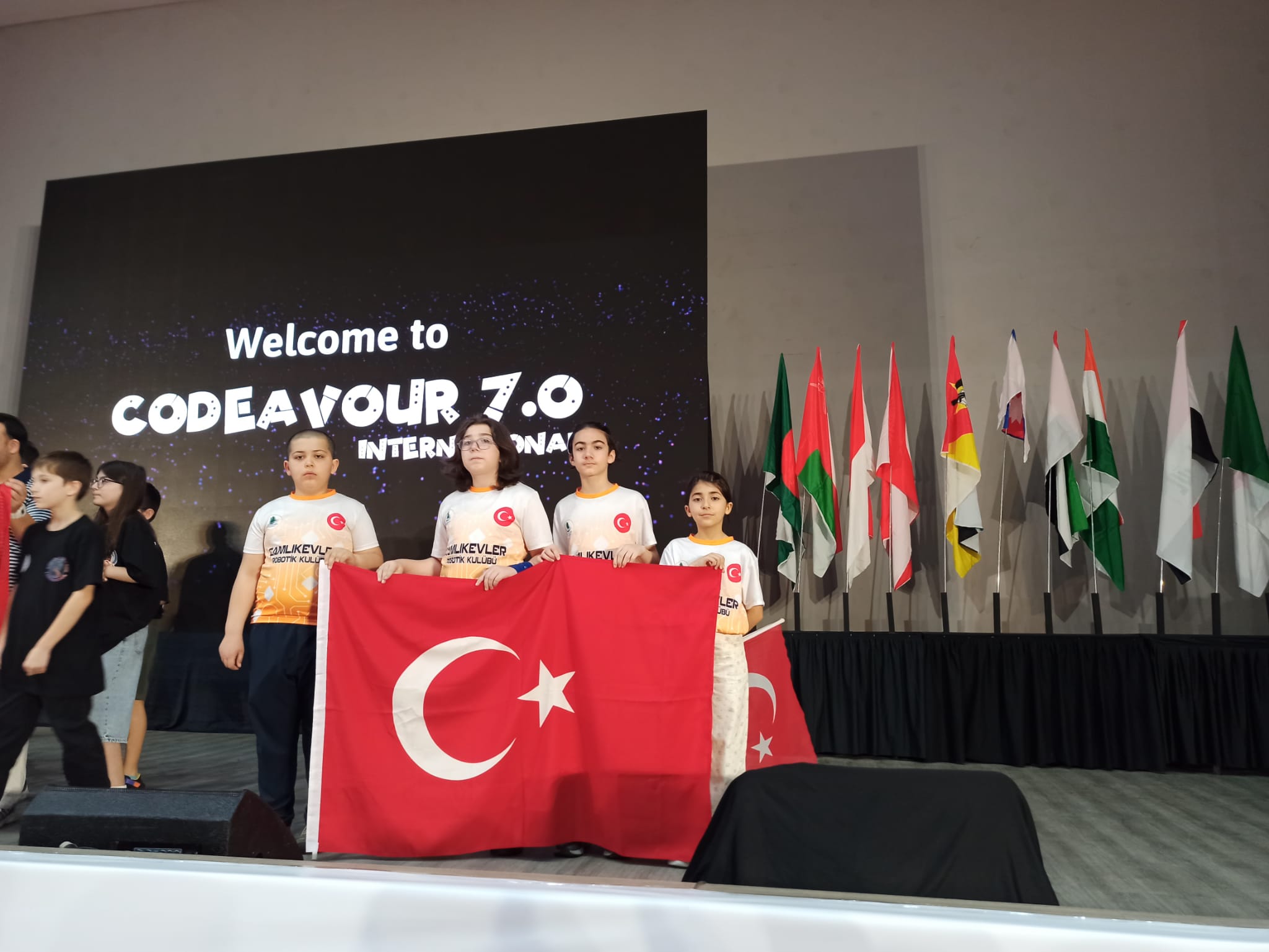 Yenilikçi Sınıfla Robotik Kodla: Ulusal ve Uluslararası Başarıya Uzanan Yolculuk