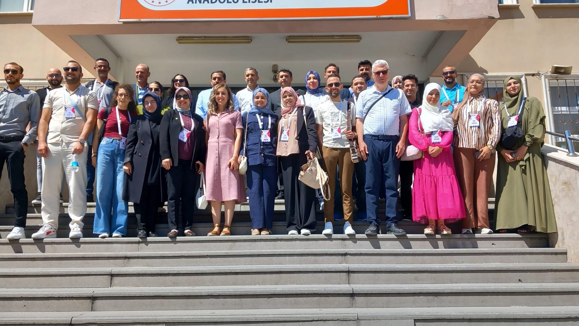Cezayir’den Gelen Öğretmen ve Akademisyenlerle Gerçekleştirilen Okul Ziyaretinde Yenilikçi Sınıflar Tanıtıldı