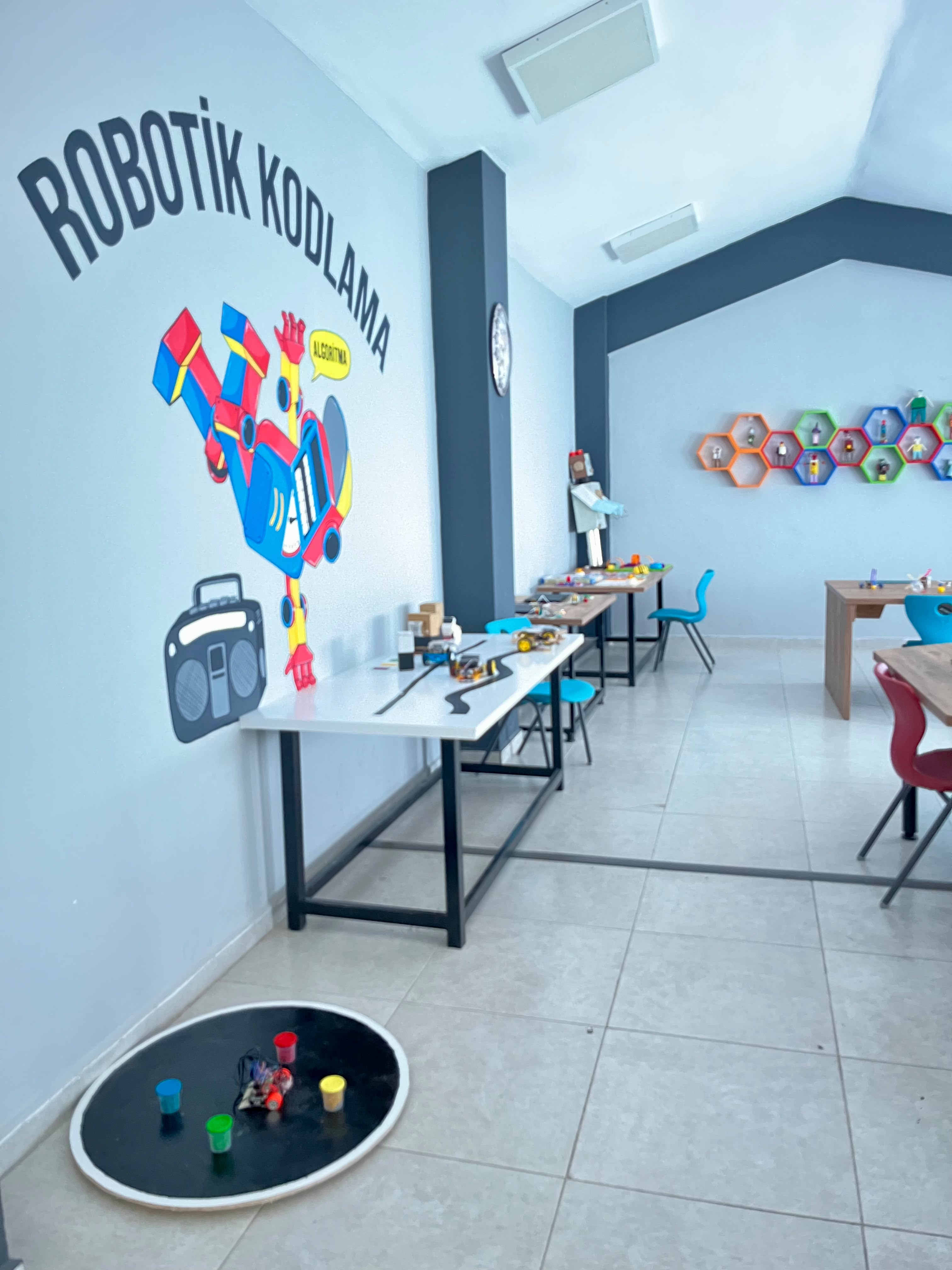 Mutlu Çocuklar Robotik Kodlama ve STEM Öğrenme Alanı