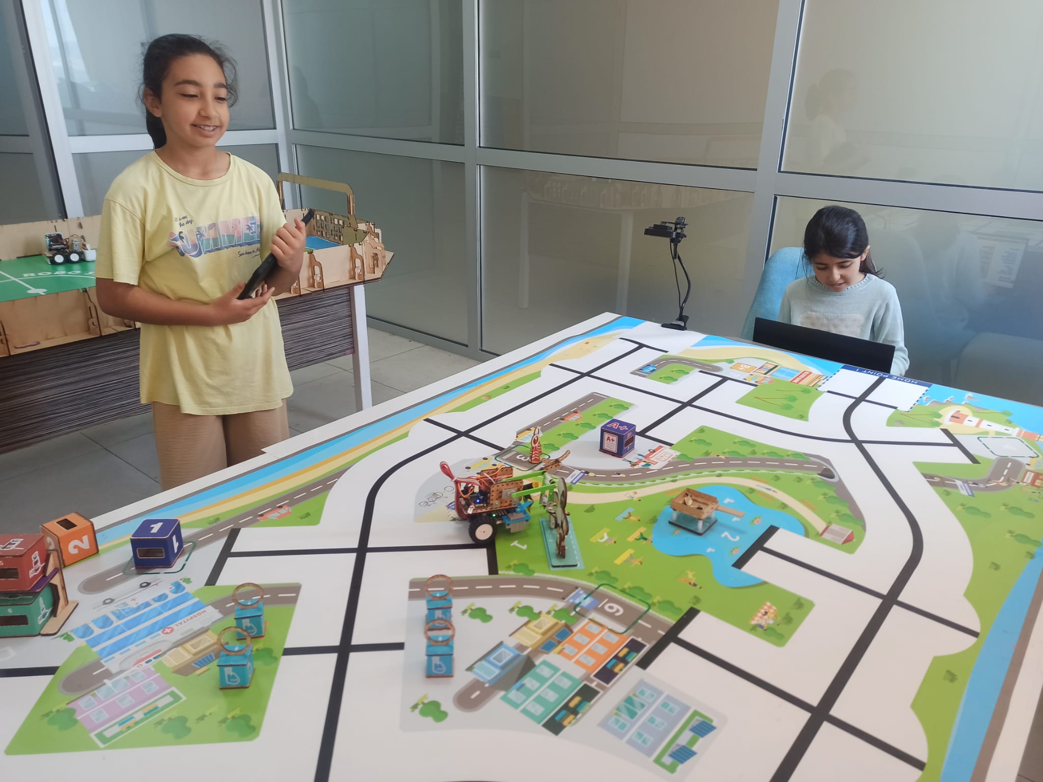Yenilikçi Sınıfla Robotik Kodla: Ulusal ve Uluslararası Başarıya Uzanan Yolculuk