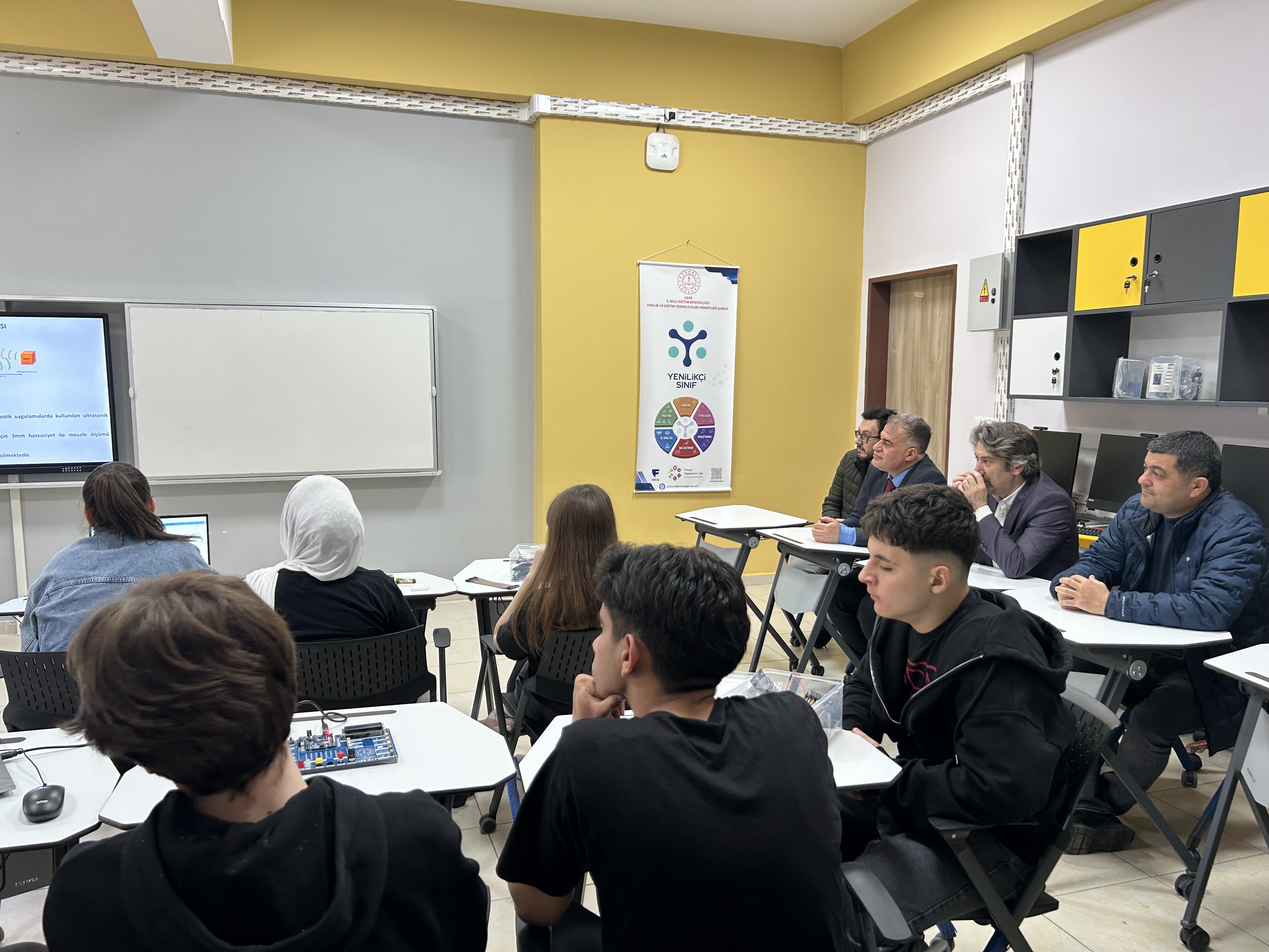 Metin Tabanlı Kodlama ve Sensör Teknolojileri Eğitimi