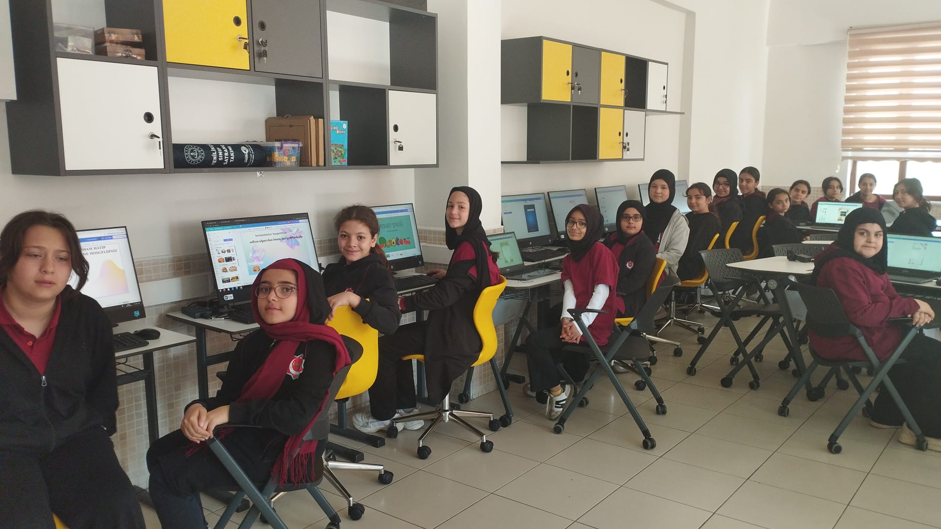 Erdemli Gençlik Dijitalde Buluşuyor