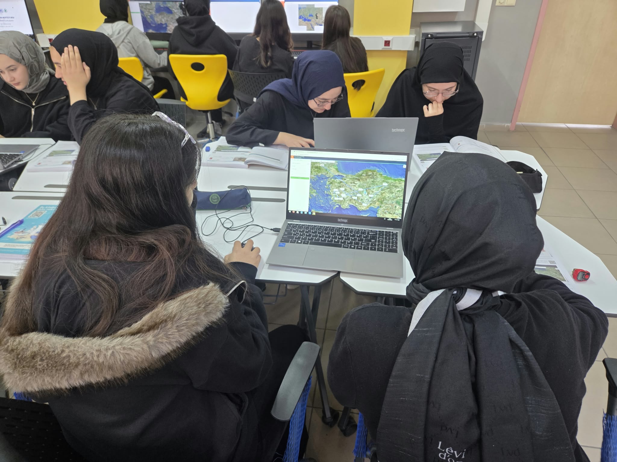 Web CBS Uygulamaları İle Dijital Harita Üretimi