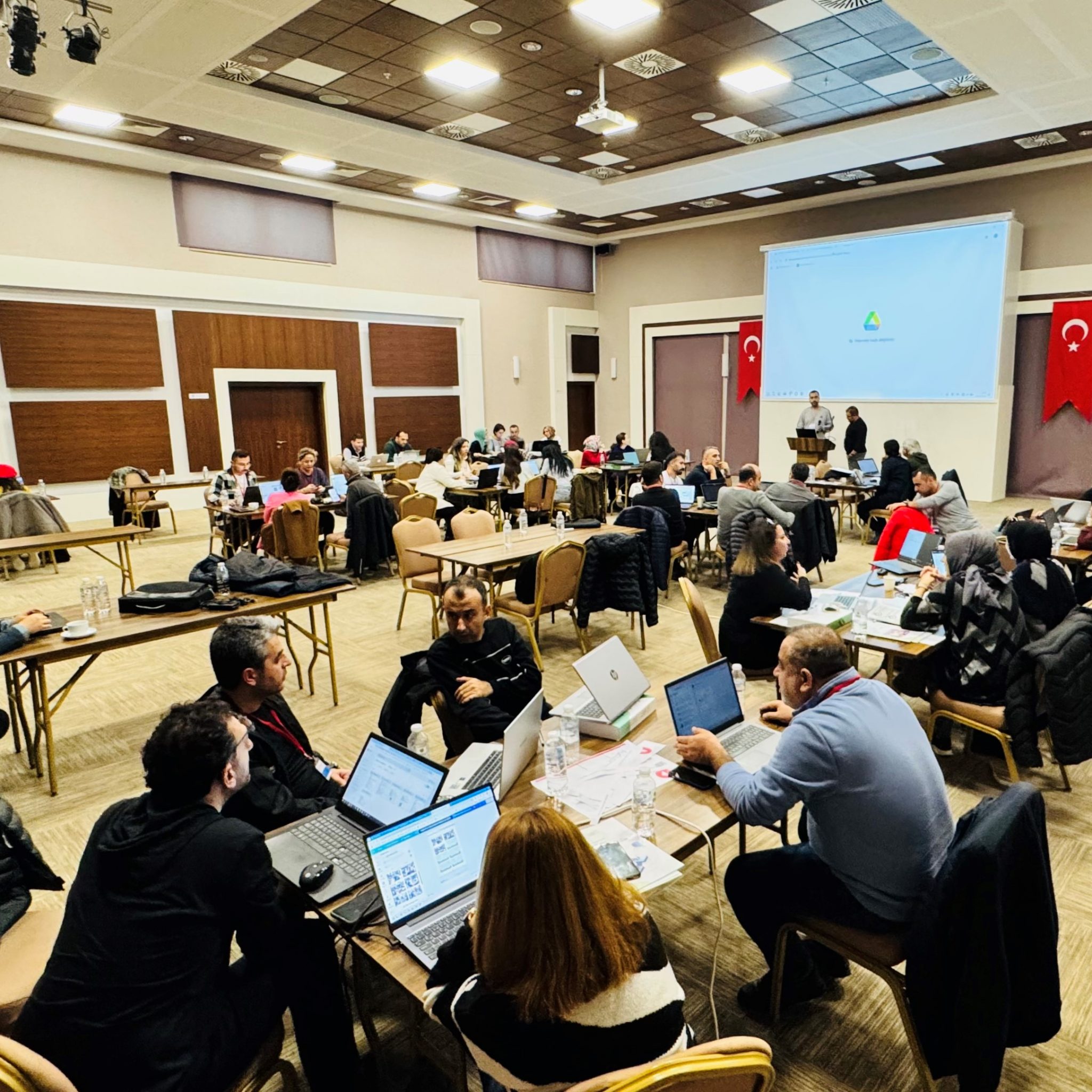 Yenilikçi Öğrenme Alanlarında Aktif Öğrenme Eğitici Eğitimi 23-27 Aralık 2024 Tarihlerinde Antalya’da Gerçekleştirildi