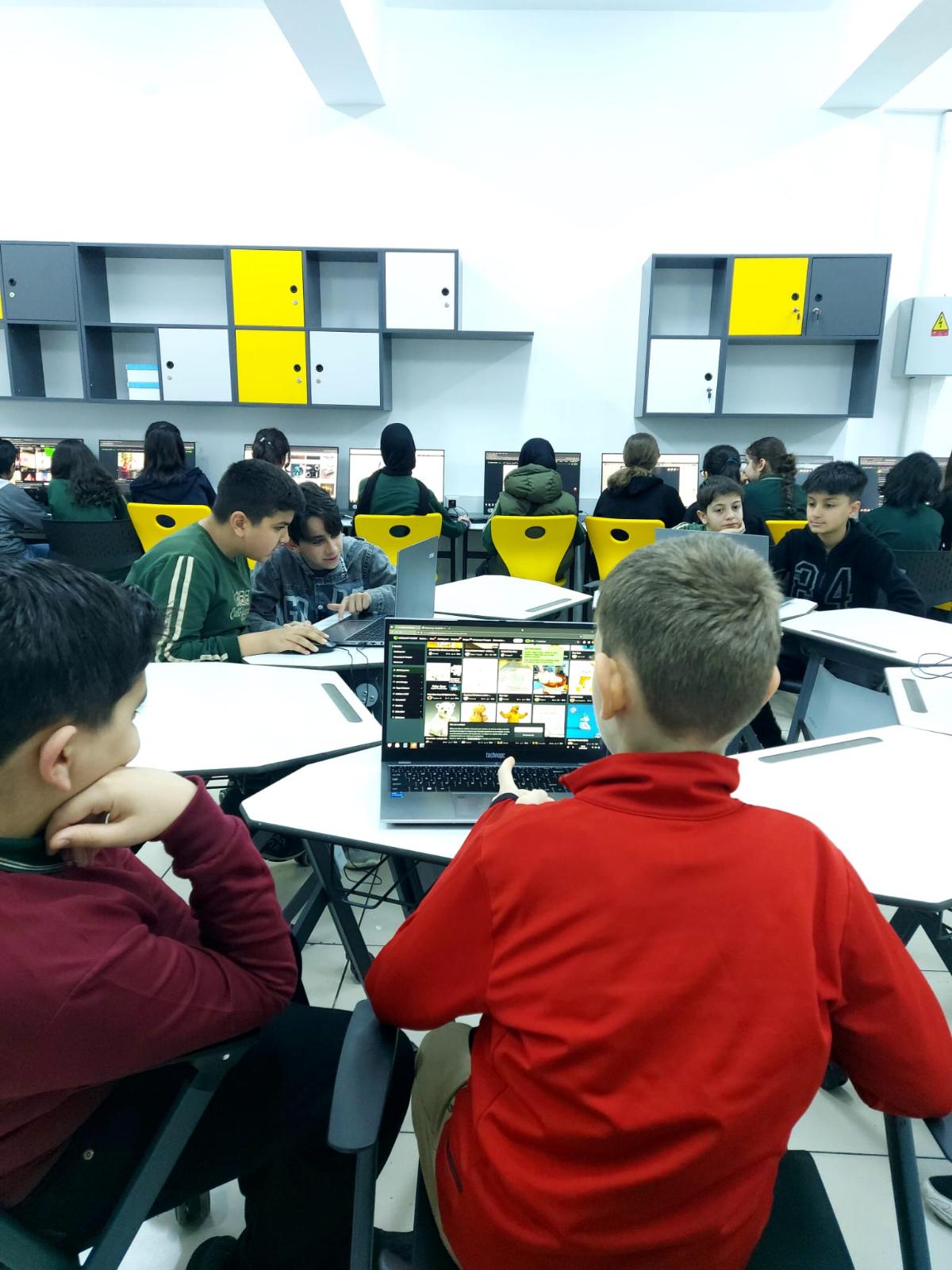 Yenilikçi Sınıfta Çok Dilli ve Sürdürülebilir Ekosistem Tasarımı