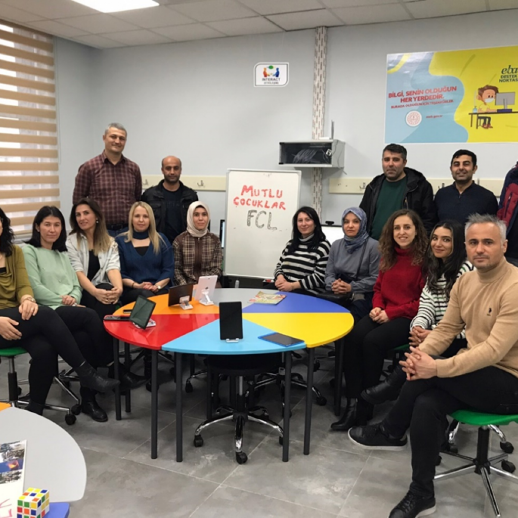 Konya Meram Telafer İlkokulu “Mutlu Çocuklar FCL” Açılışı ve Geleceğin Sınıfını Tasarlama Eğitimi Gerçekleştirildi