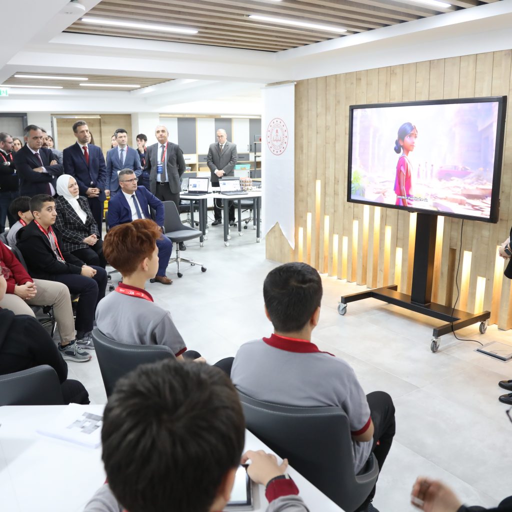 ETKİM Profesyonel Öğrenme Laboratuvarında Cumhuriyetin 100. Yılı Kutlaması Kapsamında Atölye Çalışması Yapıldı
