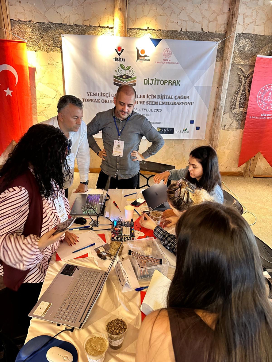 Yenilikçi Öğretmenler Için Dijital Çağda Toprak Okuryazarlığı ve Stem Entegrasyonu: Dijitoprak