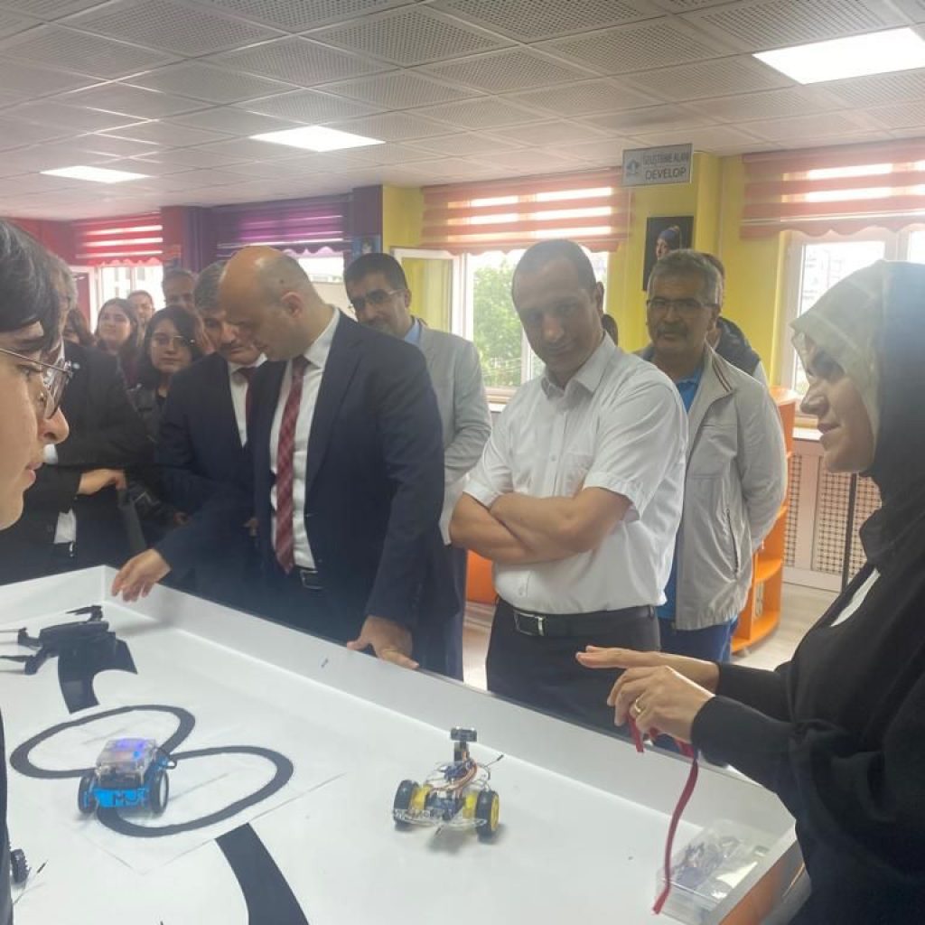 Tokat Zile Fen Lisesi Geleceğin Sınıfı Laboratuvarı (ZFCL) Açılışı Gerçekleştirildi!