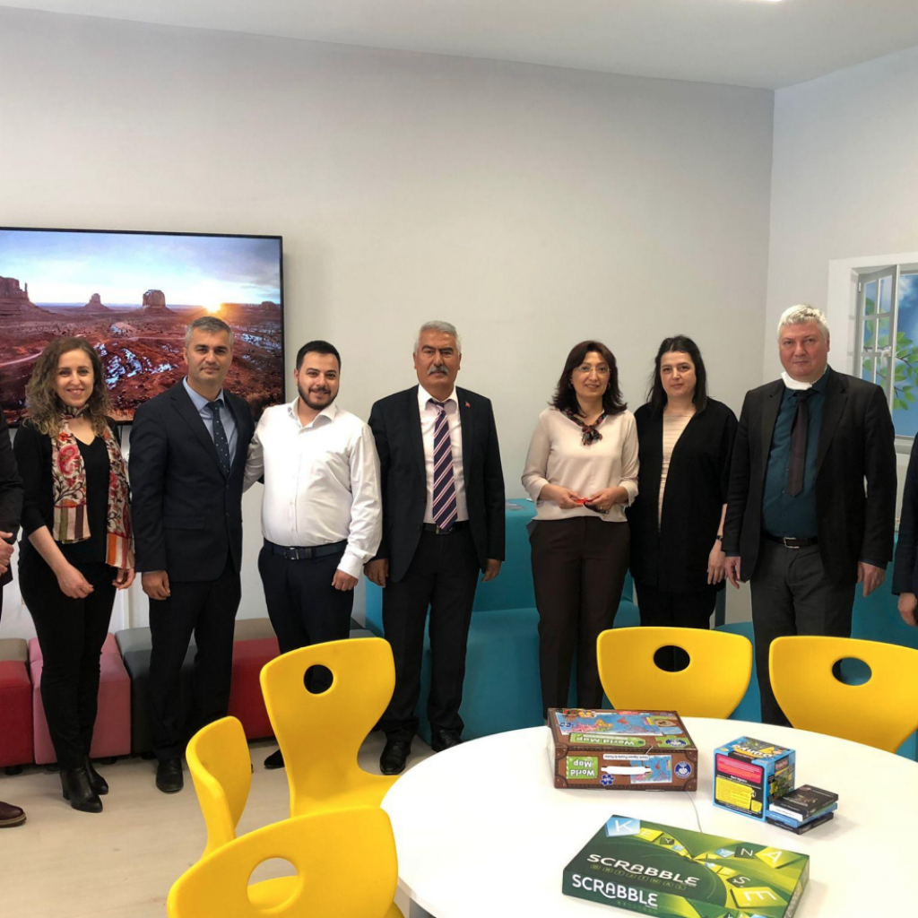 Ankara Mamak Ticaret Odası Ortaokulu Geleceğin Sınıfı Laboratuvarı açılışı gerçekleştirildi.